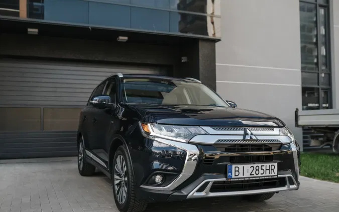 Mitsubishi Outlander cena 99500 przebieg: 35525, rok produkcji 2020 z Białystok małe 704